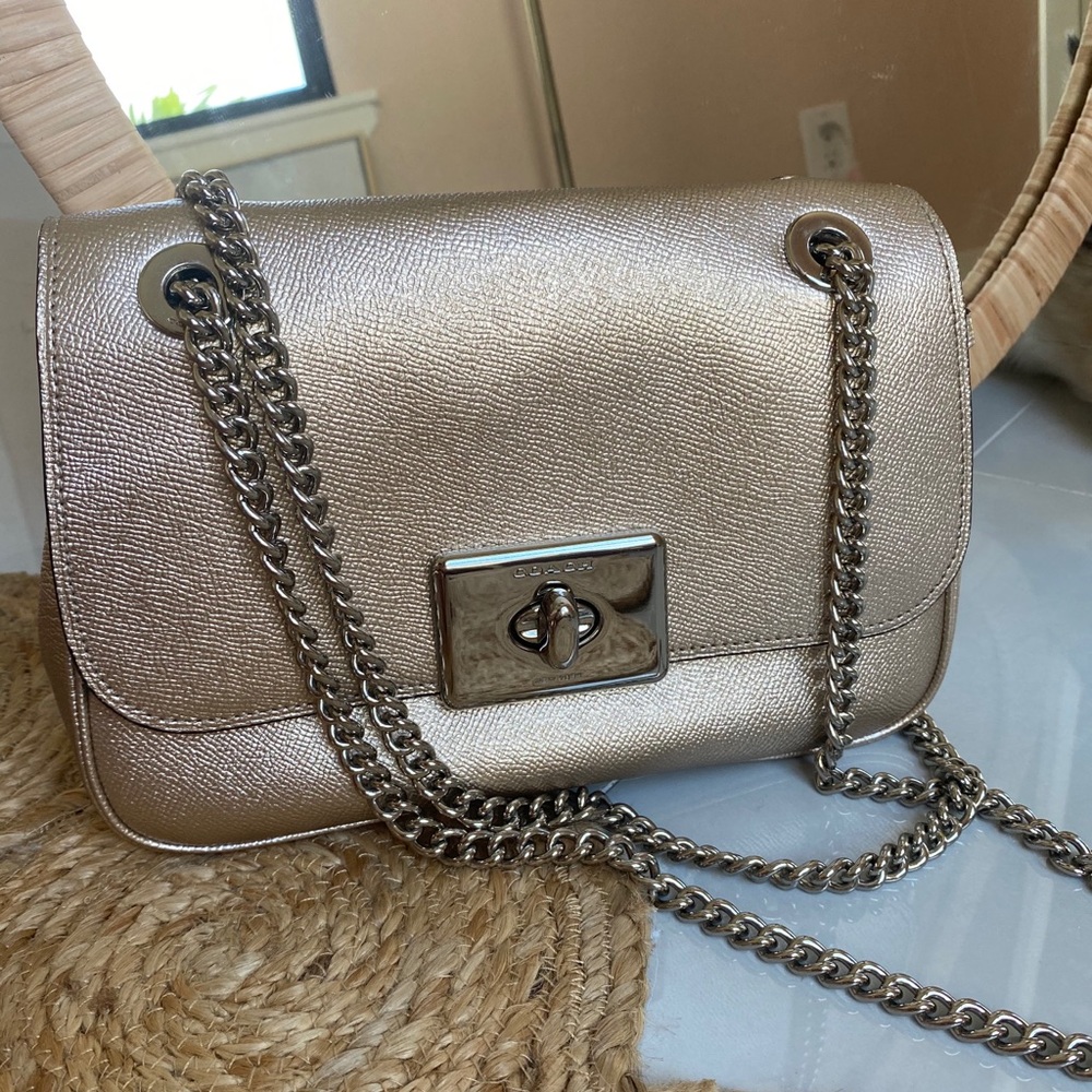 Crossbody purse